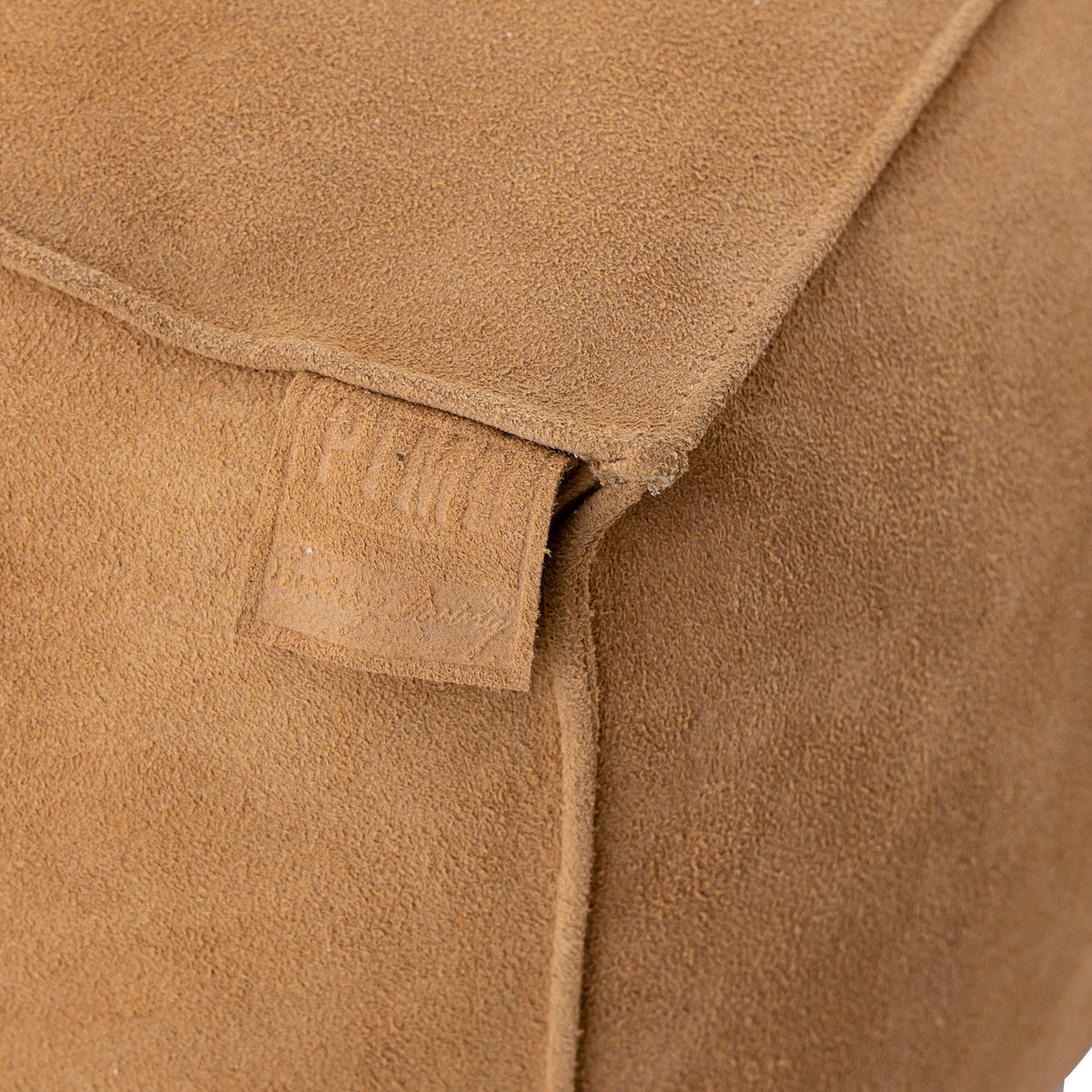 Marieke Camel-farbener Pouf aus Veloursleder, quadratisch, PTMD