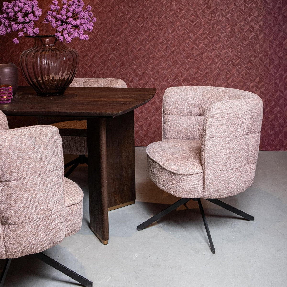 Odin Pink Esszimmerstuhl Legacy 14 Flamingo schwarzes Bein PTMD