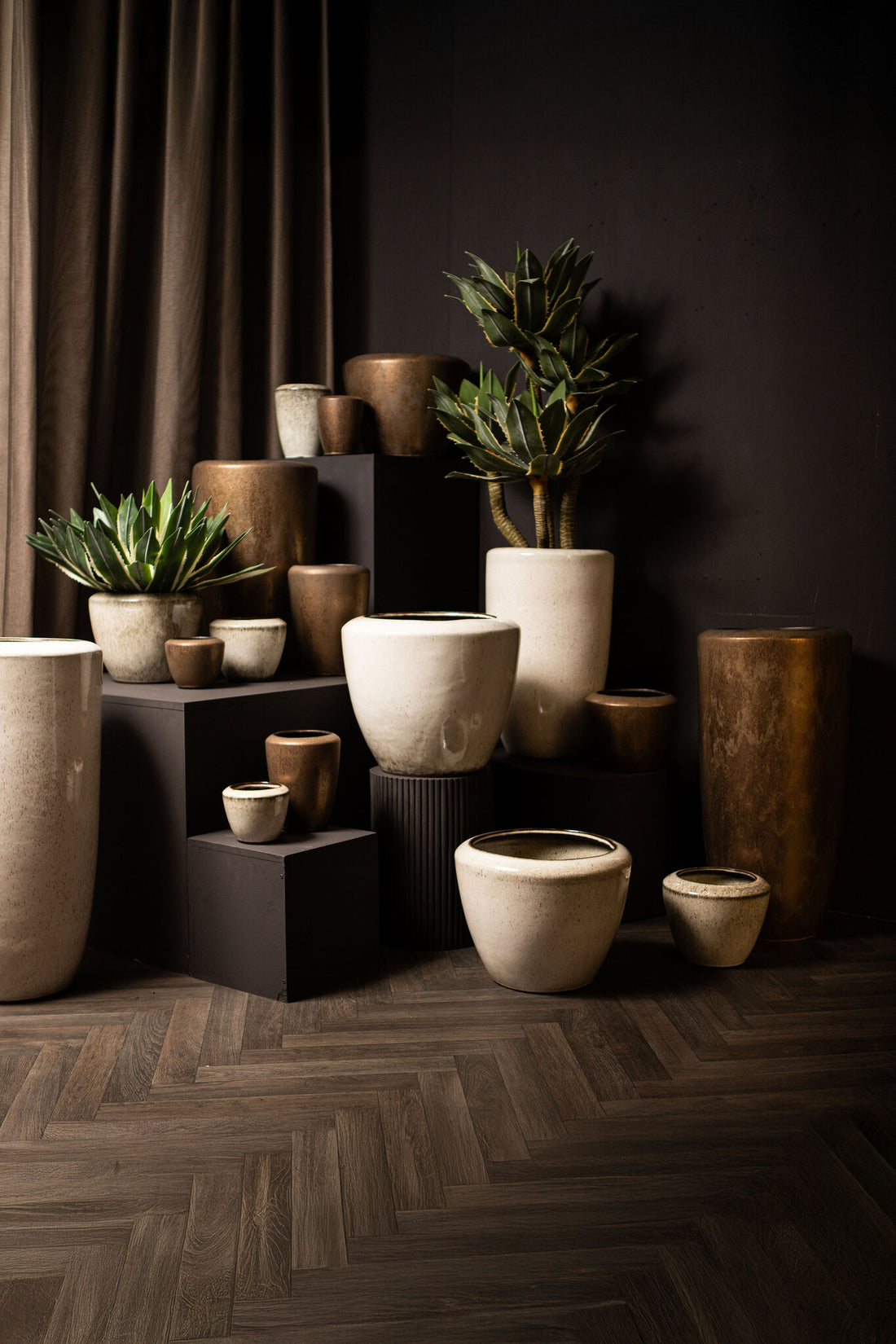 Kyleigh Beige Round Ceramic Pot Smooth High L 35.x58cm PTMD