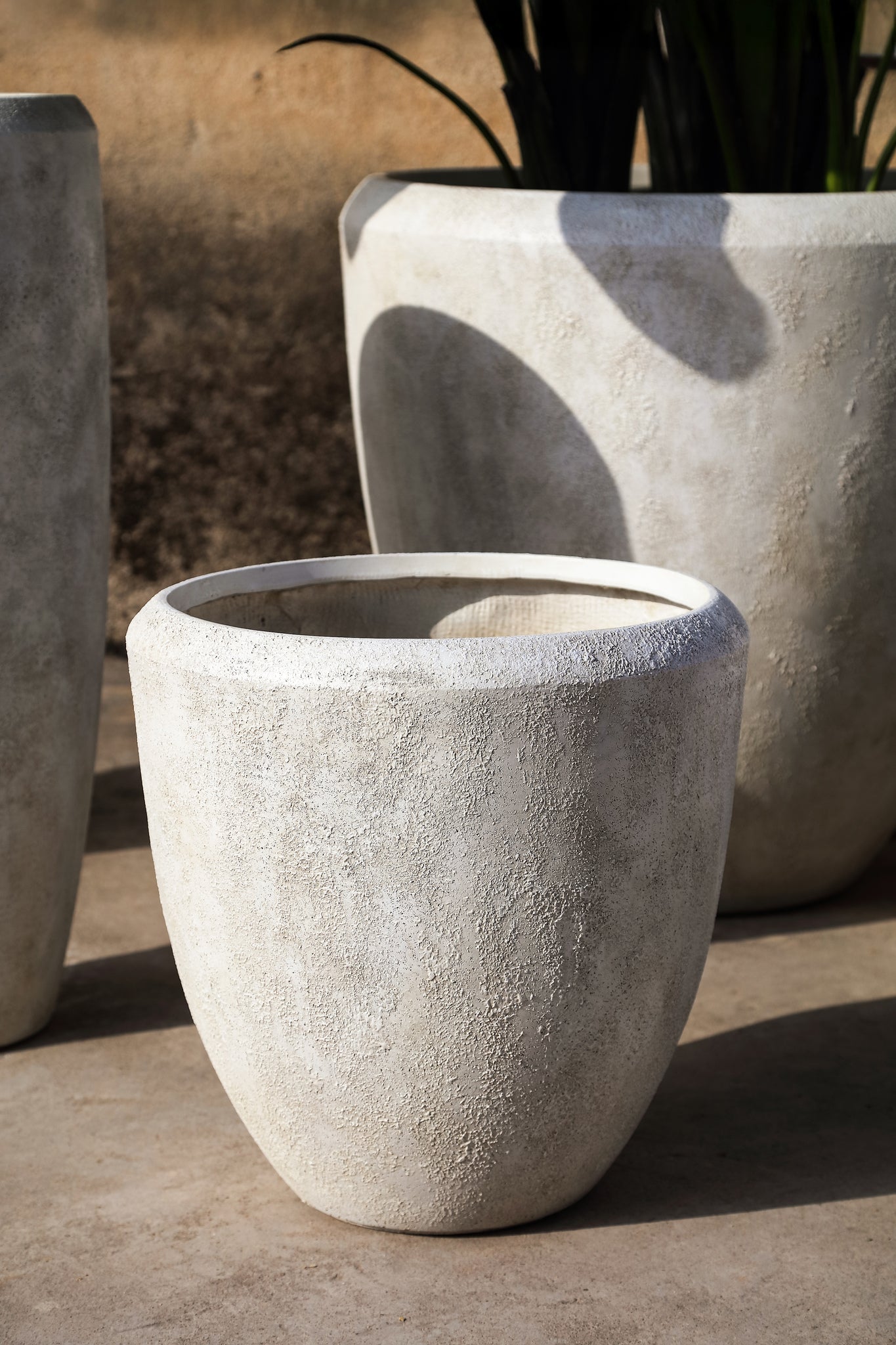 Dashima Cream GRC Bombey Pot Low Round Set Of 4 PTMD