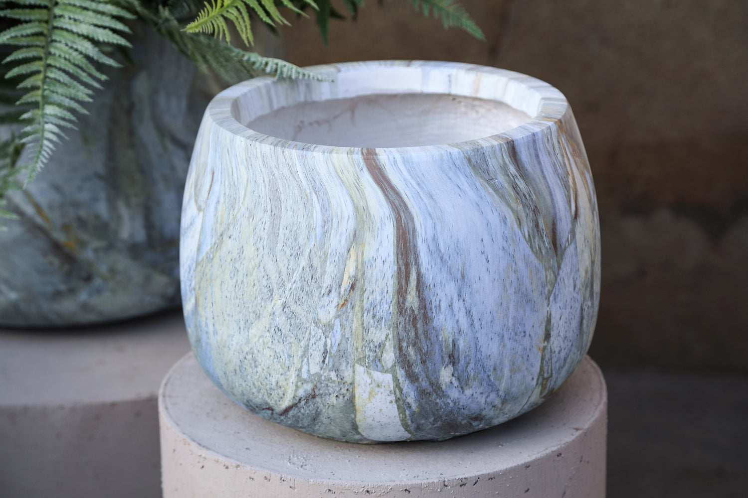 Amilee Blue GRC Marble Look Pot Round Set Of 2 PTMD