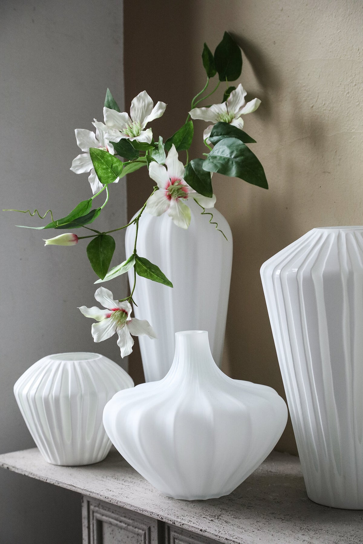 Aleiya White Handcut Solid Glass Smooth Low PTMD