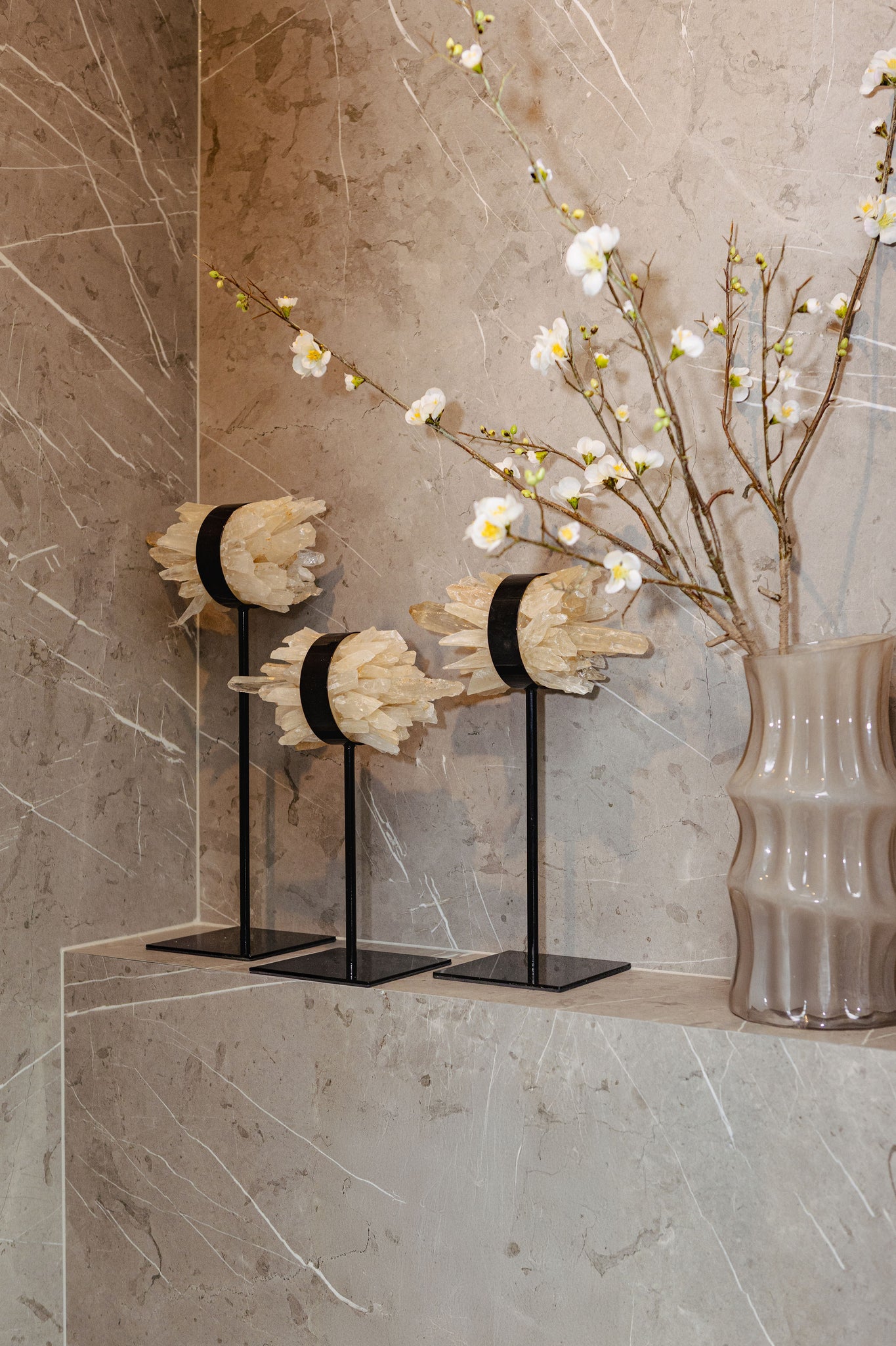 Yerin Natural Quartz Mineral Cluster Deco Statue M PTMD