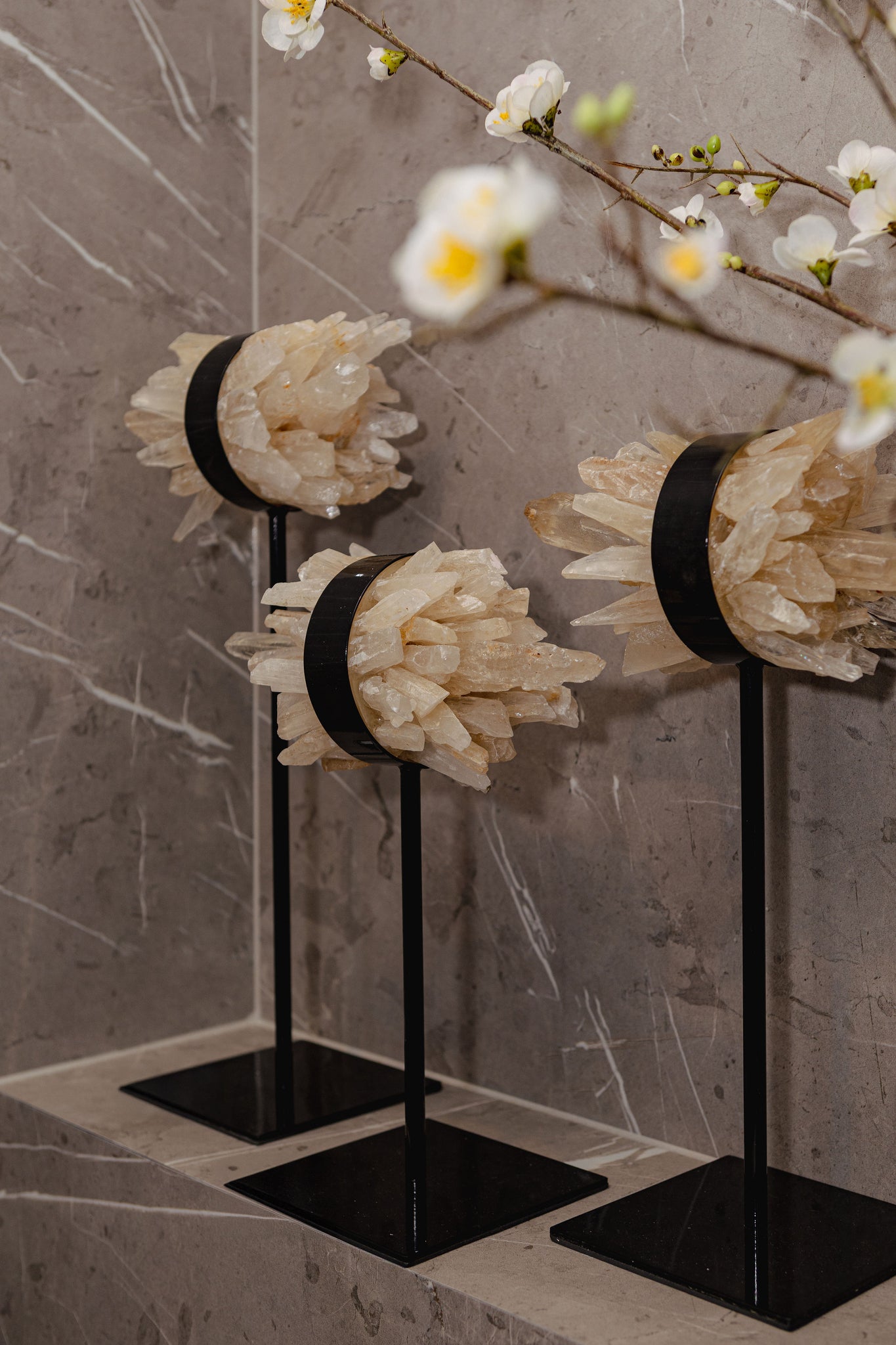 Yerin Natural Quartz Mineral Cluster Deco Statue M PTMD