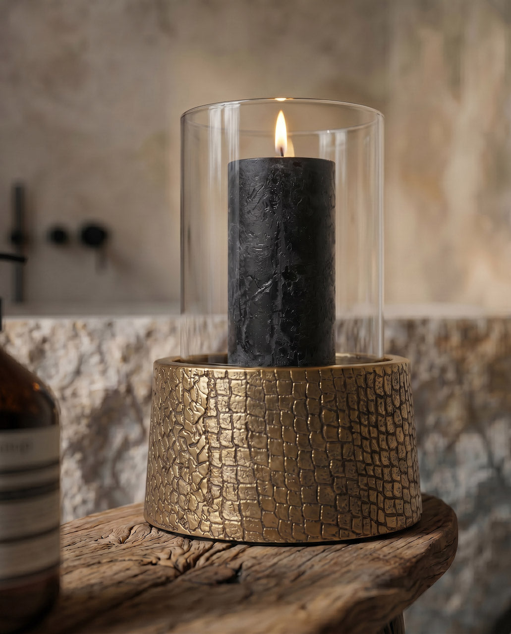 Der Croco Kerzenhalter mit Glas - Messing - M Bazar Bizar