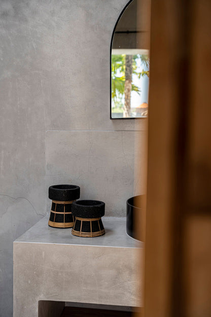 De Serene Kaarsenhouder - Zwart Naturel - M