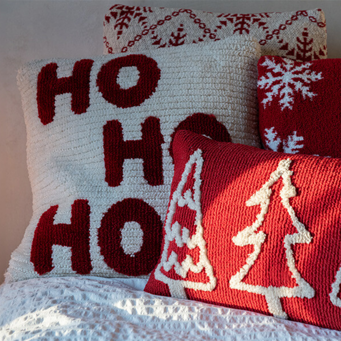 Kerstbundel Plaid & Kerstkussens HoHoHo Rood/Wit J-Line