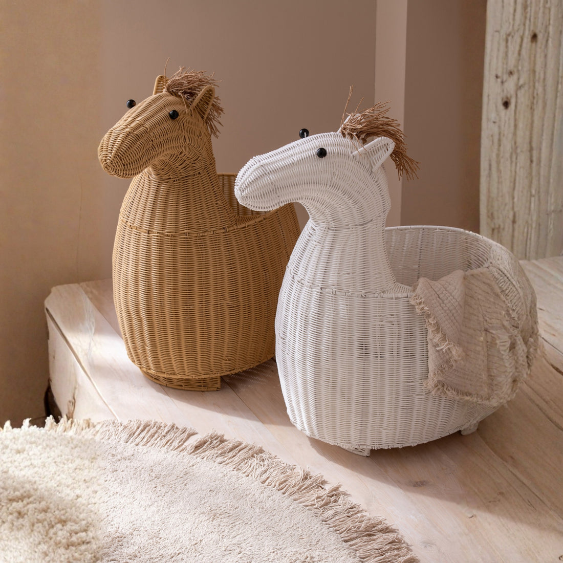 Mand Paard Kunststof Naturel J-Line