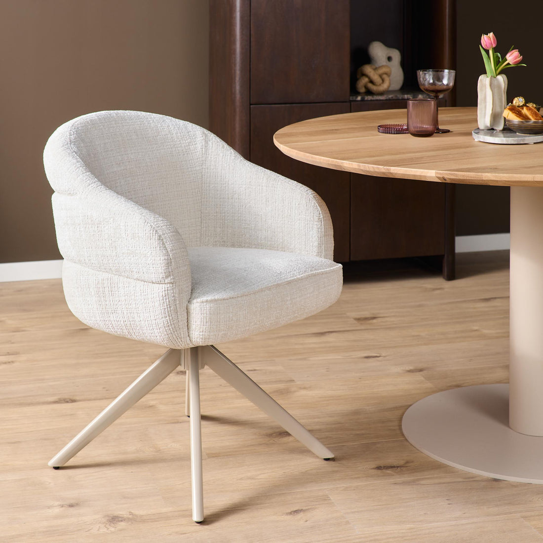 Eetkamerstoel Bella Stof Off White Met Armleuning Starfurn