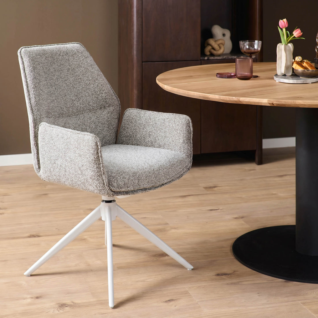 Eetkamerstoel Hera Stof Beige Met Armleuning Starfurn