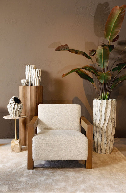 Adelina Bloempot Keramiek Wit Large van PTMD, bloempot gestyled in een sfeervol interieur