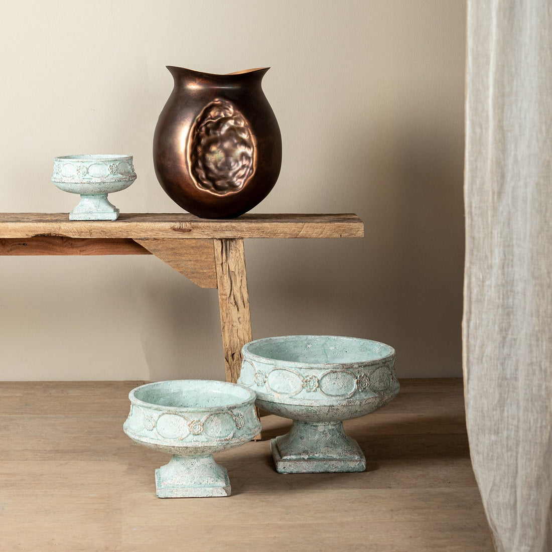 Artas Blue Cement Candle On Solid Stand Round L PTMD - Buitenkaars - PTMD - livinglovely.nl