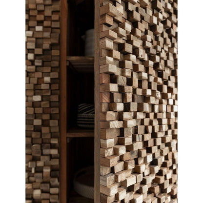 Bergkast Sticks van MUST Living, kast met open vakken in een warm ingerichte woonkamer