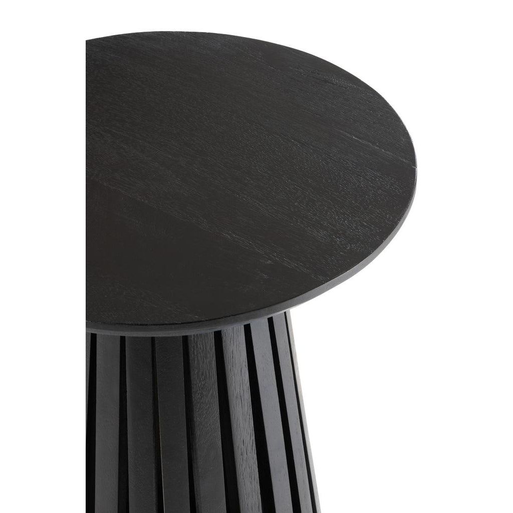 Bijzettafel Vincent van J-Line, detail van het ronde zwarte tafelblad van mangohout