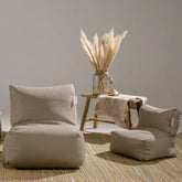 Taupe Boho kinderstoel van Laui Lounge in een kinderkamer met naturel accessoires