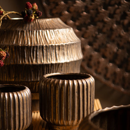 Cherith Bronze Round Ceramic Pot Ribbed S Dia23,5cmxH21cm - Pot - PTMD - livinglovely.nl