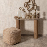 Claude Sidetable Large van PTMD, sidetable met marmeren blad in een interieur