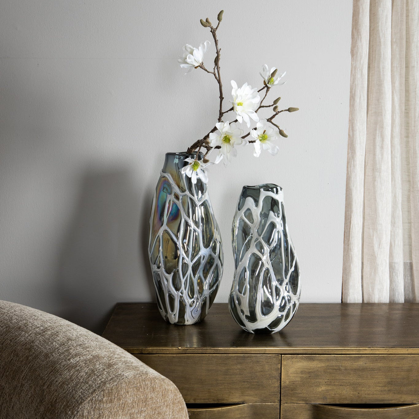 Conck Grey Solid Glass Vase White Organic S Dia16xH36cm PTMD - Vaas - PTMD - livinglovely.nl