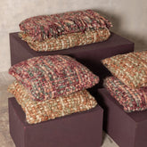 Dacy Plaid Gerecycled Polyester Framboos van PTMD, tweede sfeerbeeld in een interieur
