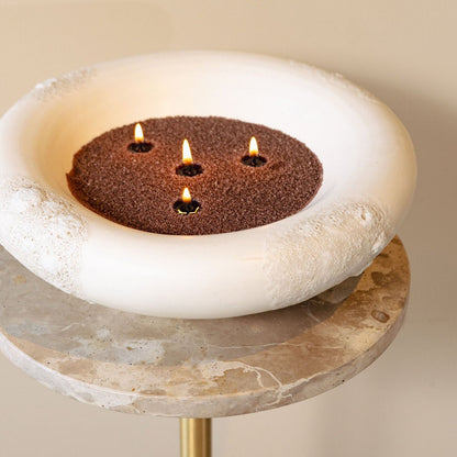 Dangelo Schaal Keramiek Wit Rond Medium van PTMD gestyled als decoratie in de woonkamer