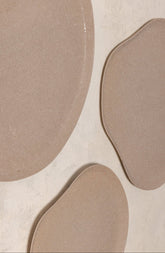 Dezia Wandpaneel Beige Mozaïek Large van PTMD, ijzeren wandpaneel met beige mozaïek gestyled in een woonsfeer