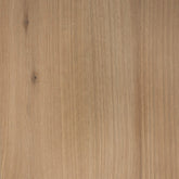 Close-up van de eiken nerf op de deuren van het Tobago dressoir in naturel