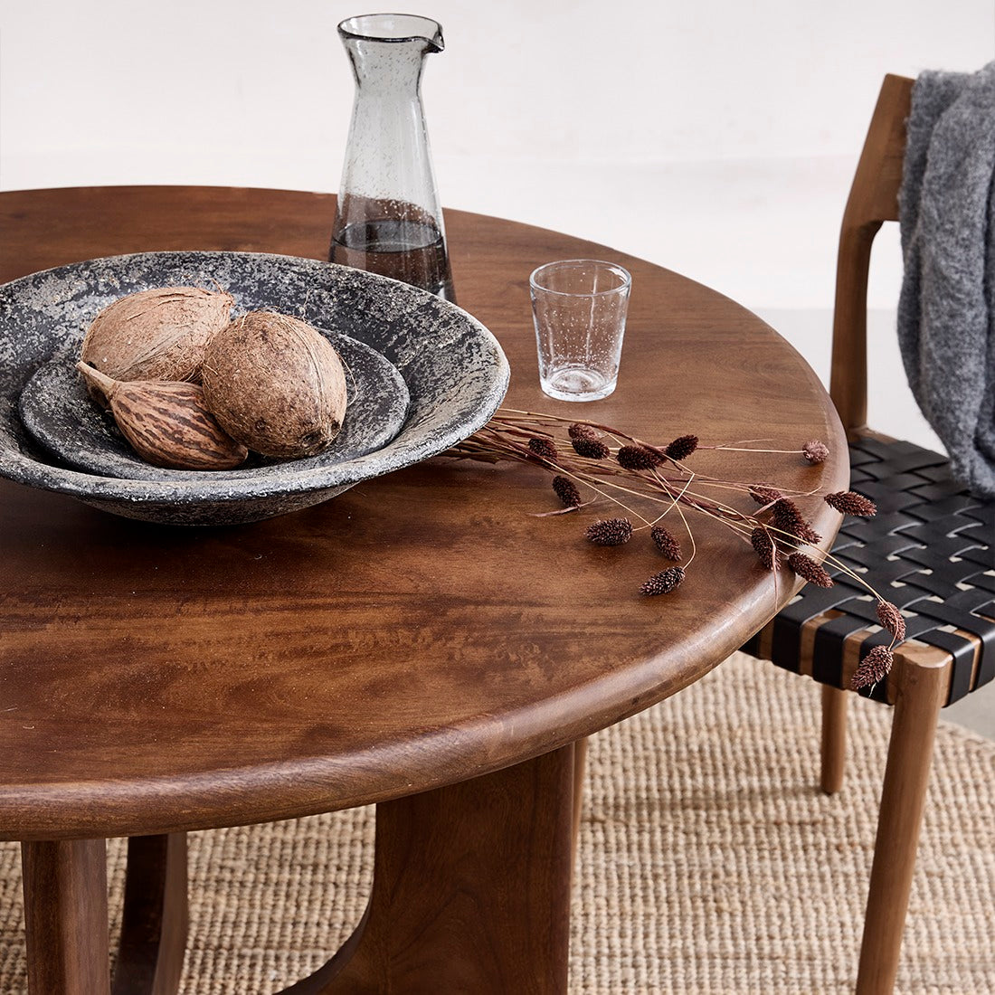 Eetkamertafel Bullnose Coliseo Rond Dia 120 - Eetkamertafel - Raw Materials - livinglovely.nl