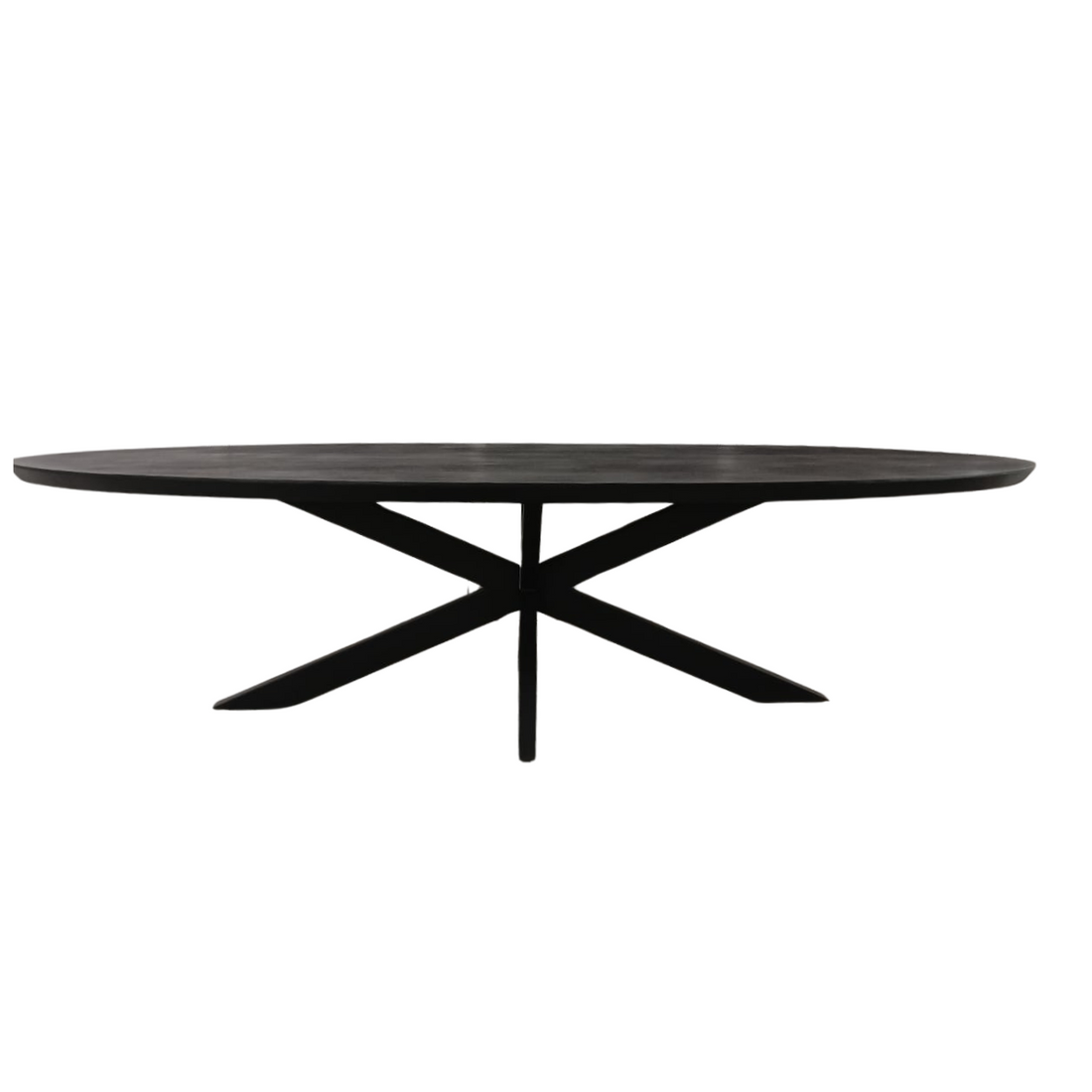Eettafel Brandy Zwart van Starfurn vanuit een andere hoek, ovaal blad van 160 cm