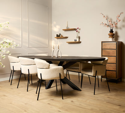 Eettafel Brandy Mangohout Zwart Ovaal 240cm van Starfurn met matrixpoot