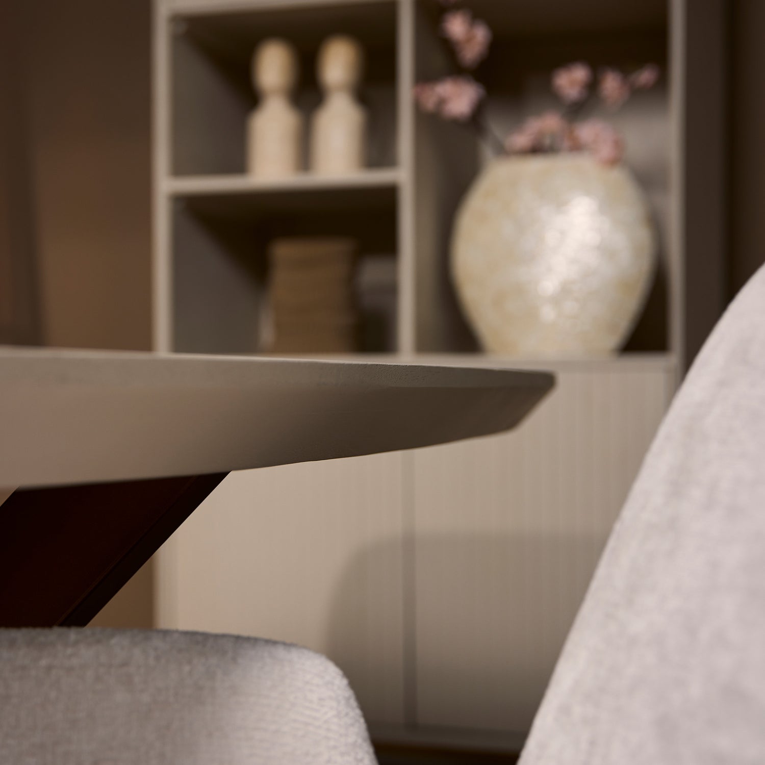 Eettafel Madison Zand van Starfurn van bovenaf met de Deens ovale vorm van 240 cm