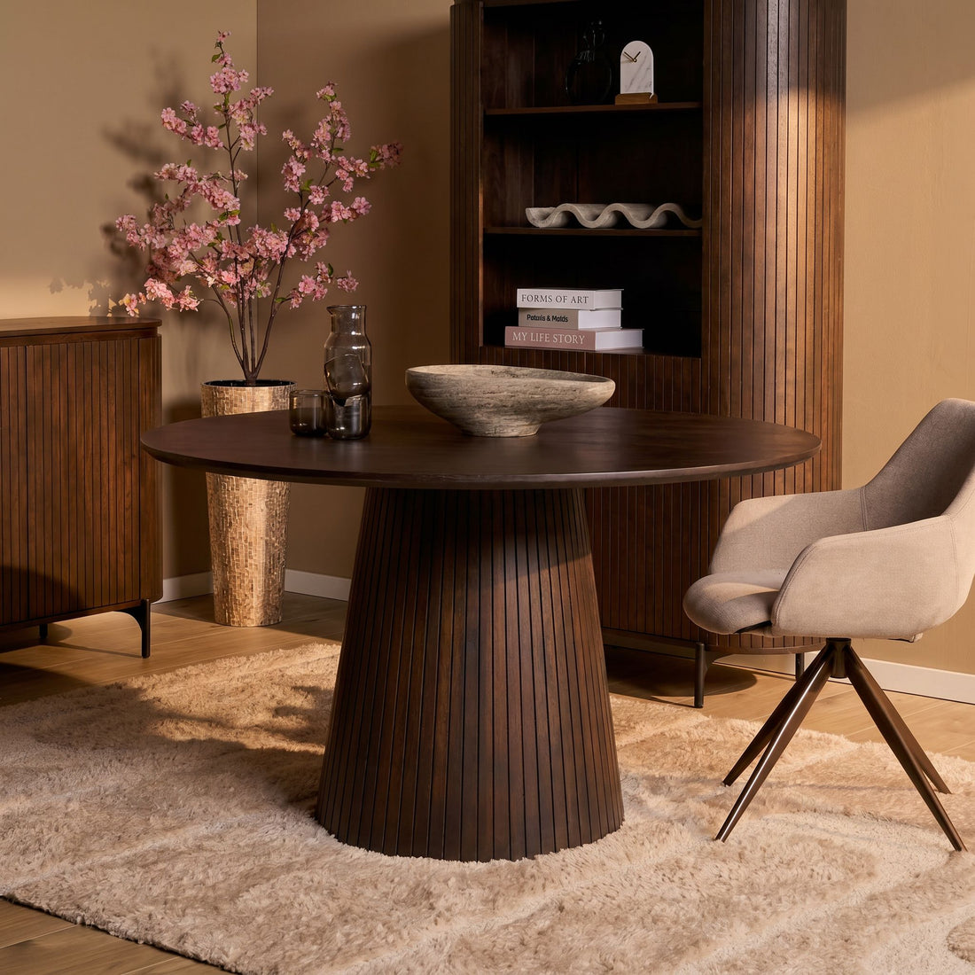 Ronde eettafel Solana van Starfurn in bruin mangohout met een doorsnede van 130 cm