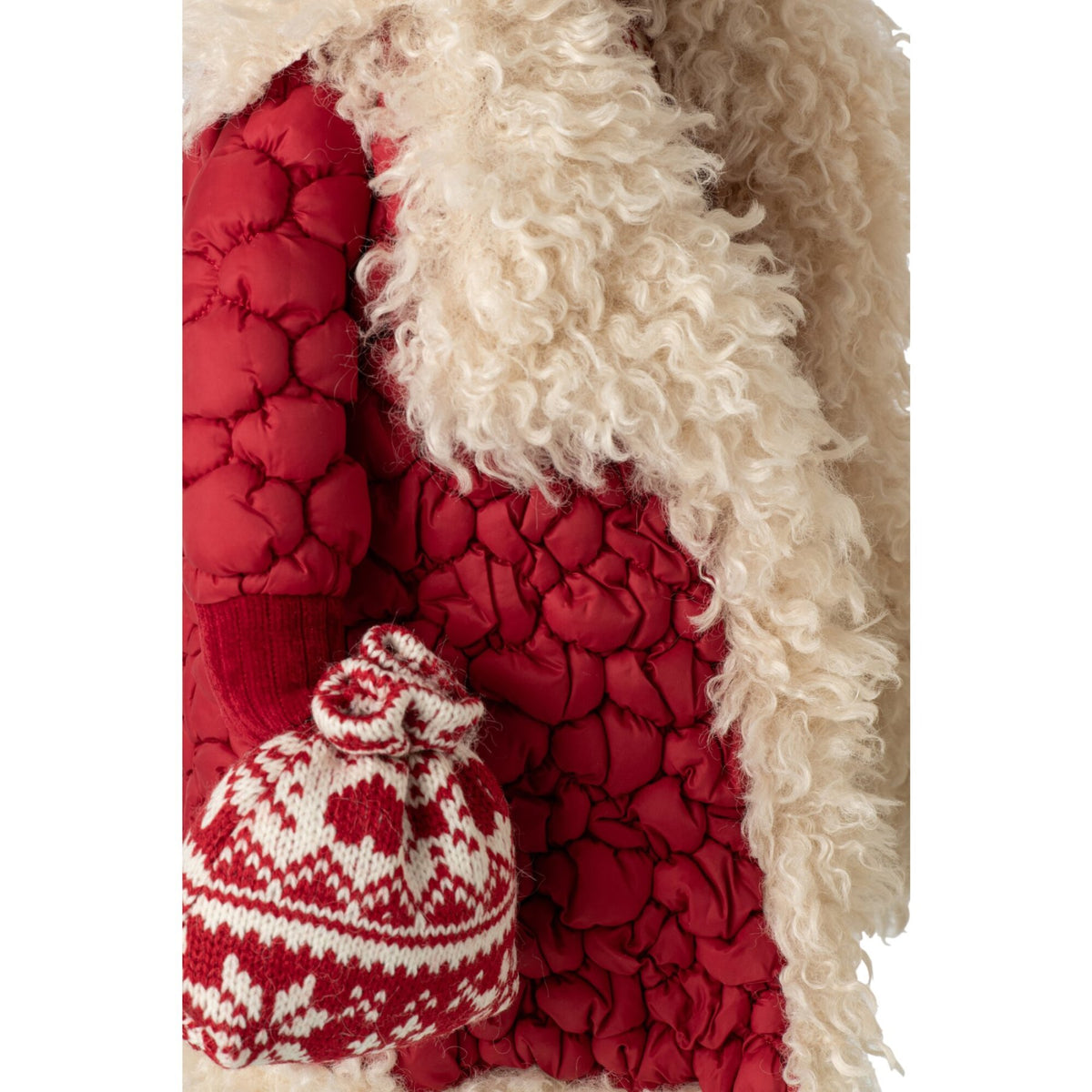 Eland met kerstrode jas van J-Line, sfeerbeeld in feestelijk interieur