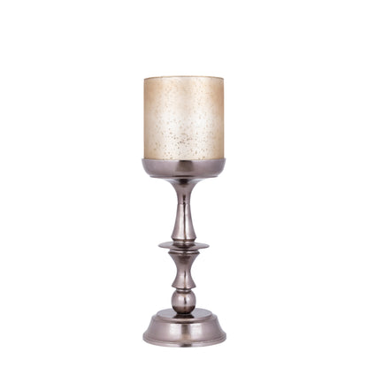 Eliviana Brass Casted Alu Stormlight Beige Glass M van PTMD, messingkleurig windlicht met beige glas op witte achtergrond