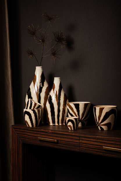 Evelin Dark Brown Oval Ceramic Vase With Lines S 23x15x44.5cm PTMD - Vaas - PTMD - livinglovely.nl