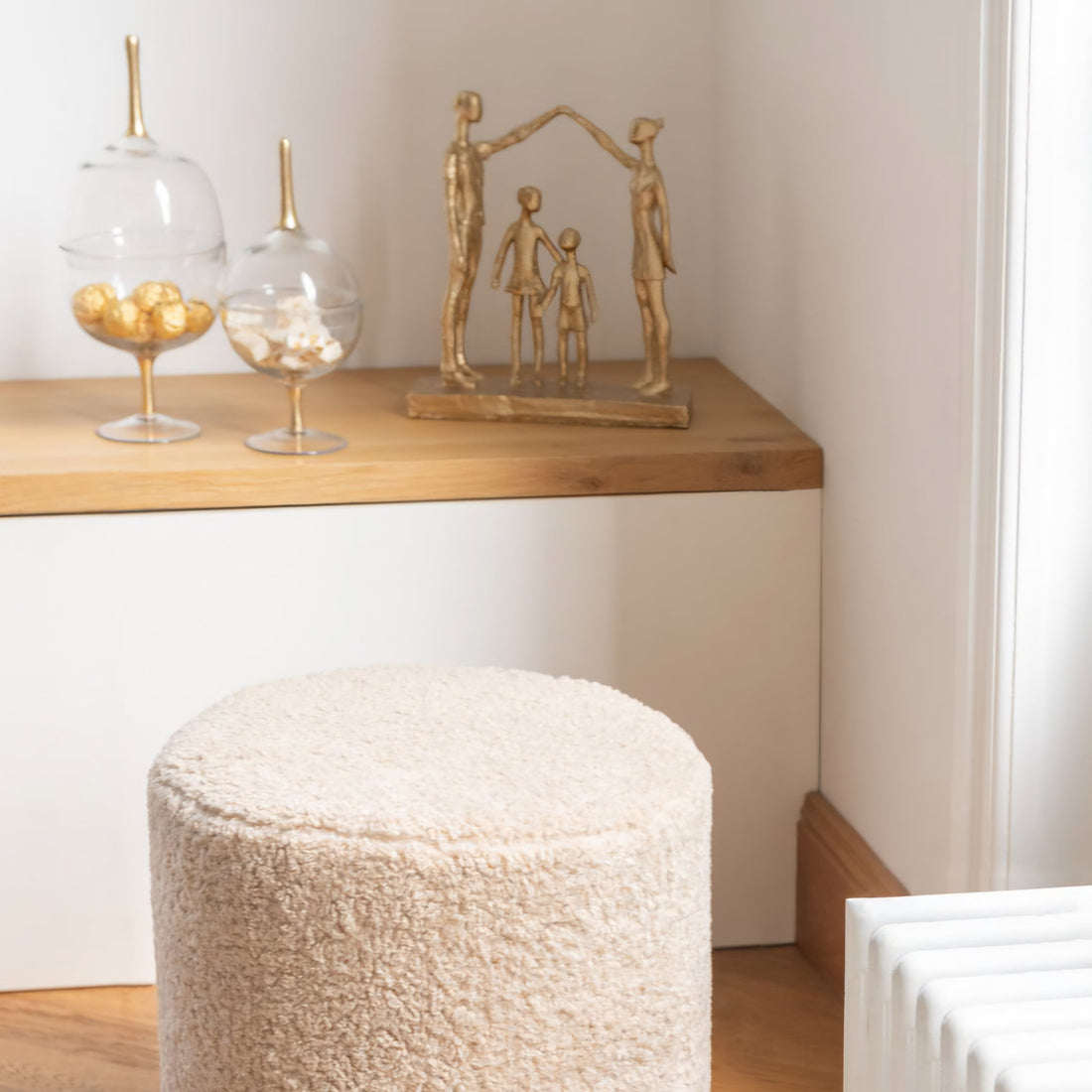 Familie Spelend Resine Goud - Beeld - J-Line - livinglovely.nl