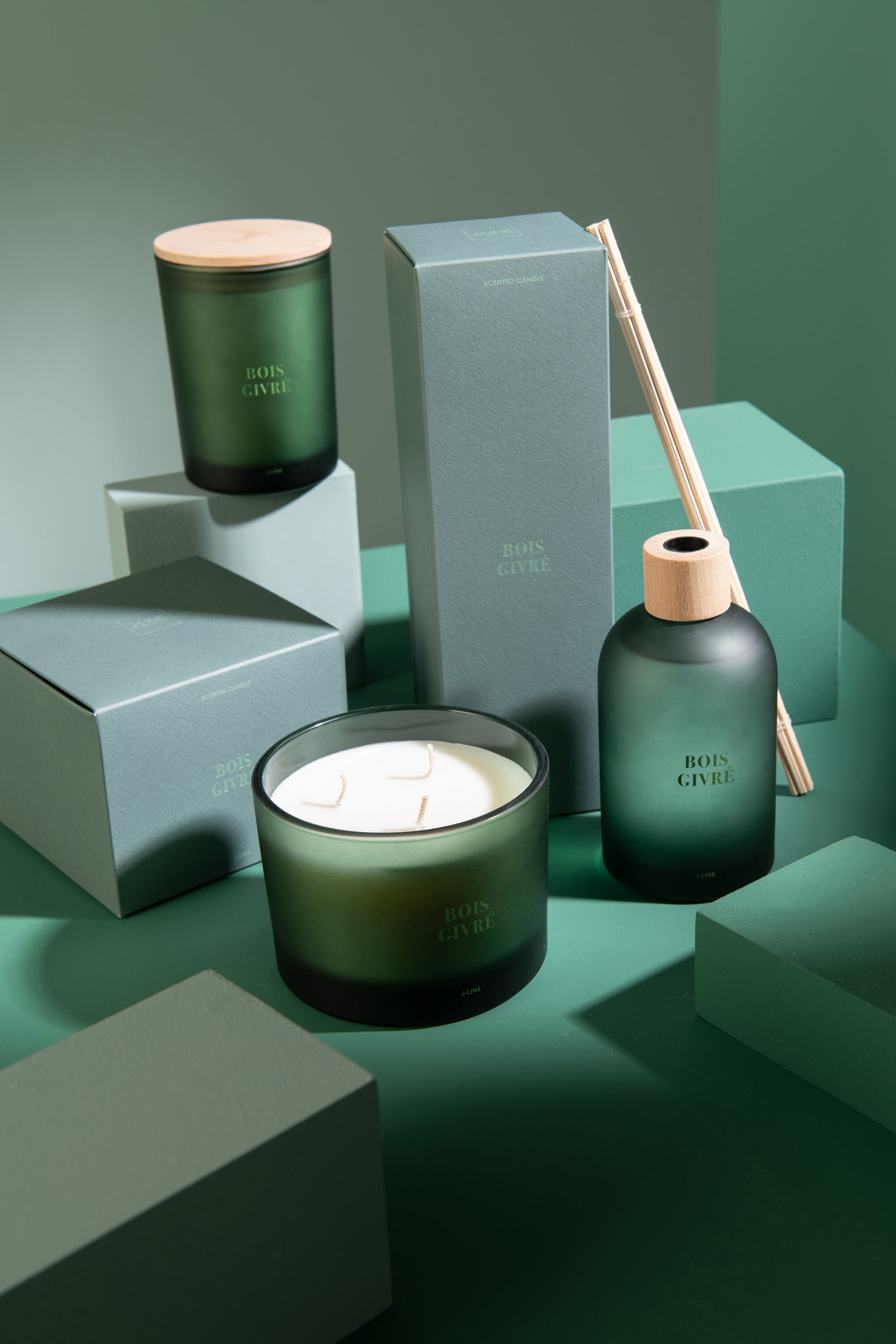 Geurkaars Accords Essentiels Bois Givré 28 Uur - Geurkaars - J-Line - livinglovely.nl