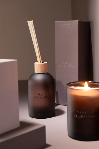 Geurkaars Accords Essentiels Vanille Gourmande 38 Uur - Geurkaars - J-Line - livinglovely.nl