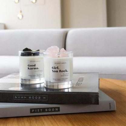 Geurkaars Good Karma met Edelstenen Incl Spotify Playlist - Geurkaars - De Scent - livinglovely.nl