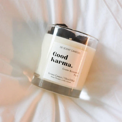 Geurkaars Good Karma met Edelstenen Incl Spotify Playlist - Geurkaars - De Scent - livinglovely.nl