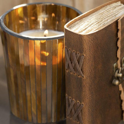 Geurkaars Noa Zesty Sunburst Oker Medium-55h - Geurkaars - J-Line - livinglovely.nl