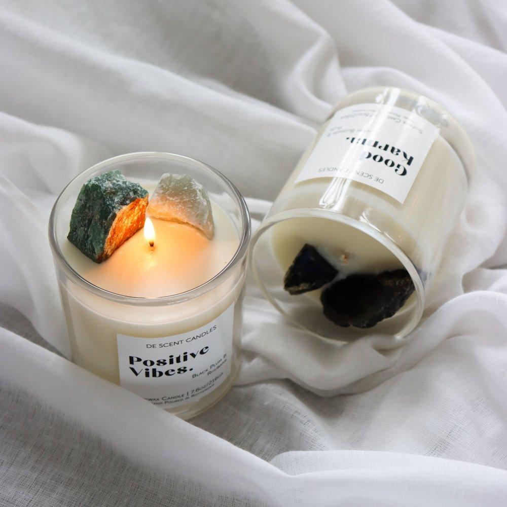 Geurkaars Positive Vibes met Edelstenen Incl Spotify Playlist - Geurkaars - De Scent - livinglovely.nl