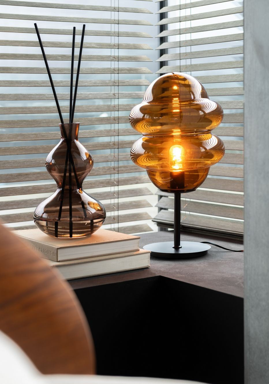 Geurolie Li-Ly Land Glas Bruin Small 500ml - Geurstokjes - J-Line - livinglovely.nl