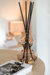 Geurolie Nordic Vetiver Glas Amber Large 1000ml - Geurstokjes - J-Line - livinglovely.nl