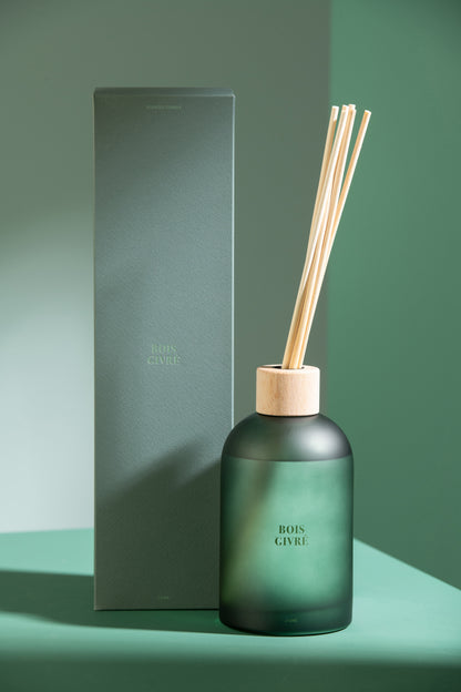 Geurstokjes Accords Essentiels Bois Givré 550ml - Geurstokjes - J-Line - livinglovely.nl