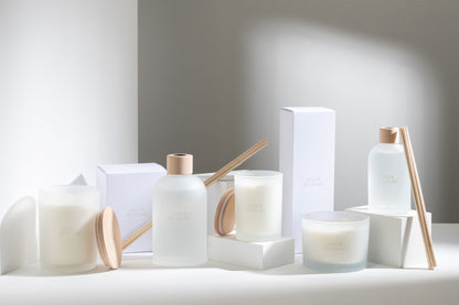 Geurstokjes Accords Essentiels Fleur Blanche 550ml - Geurstokjes - J-Line - livinglovely.nl