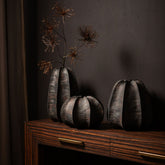 Grayson Black Ceramic Round Ribbed Vase Low Dia30cmxH22cm PTMD - Vaas - PTMD - livinglovely.nl