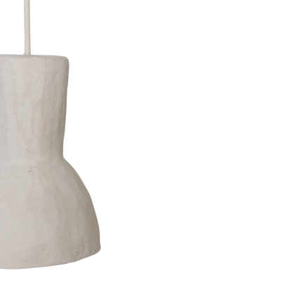 Hanglamp Chalk Moro van Raw Materials, organisch gevormde hanglamp van 21,5 cm hoog