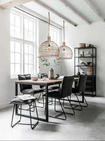 Hanglamp Las Salinas Pitriet Naturel Large van MUST Living, lamp in een lichte woonkamer met natuurlijke materialen