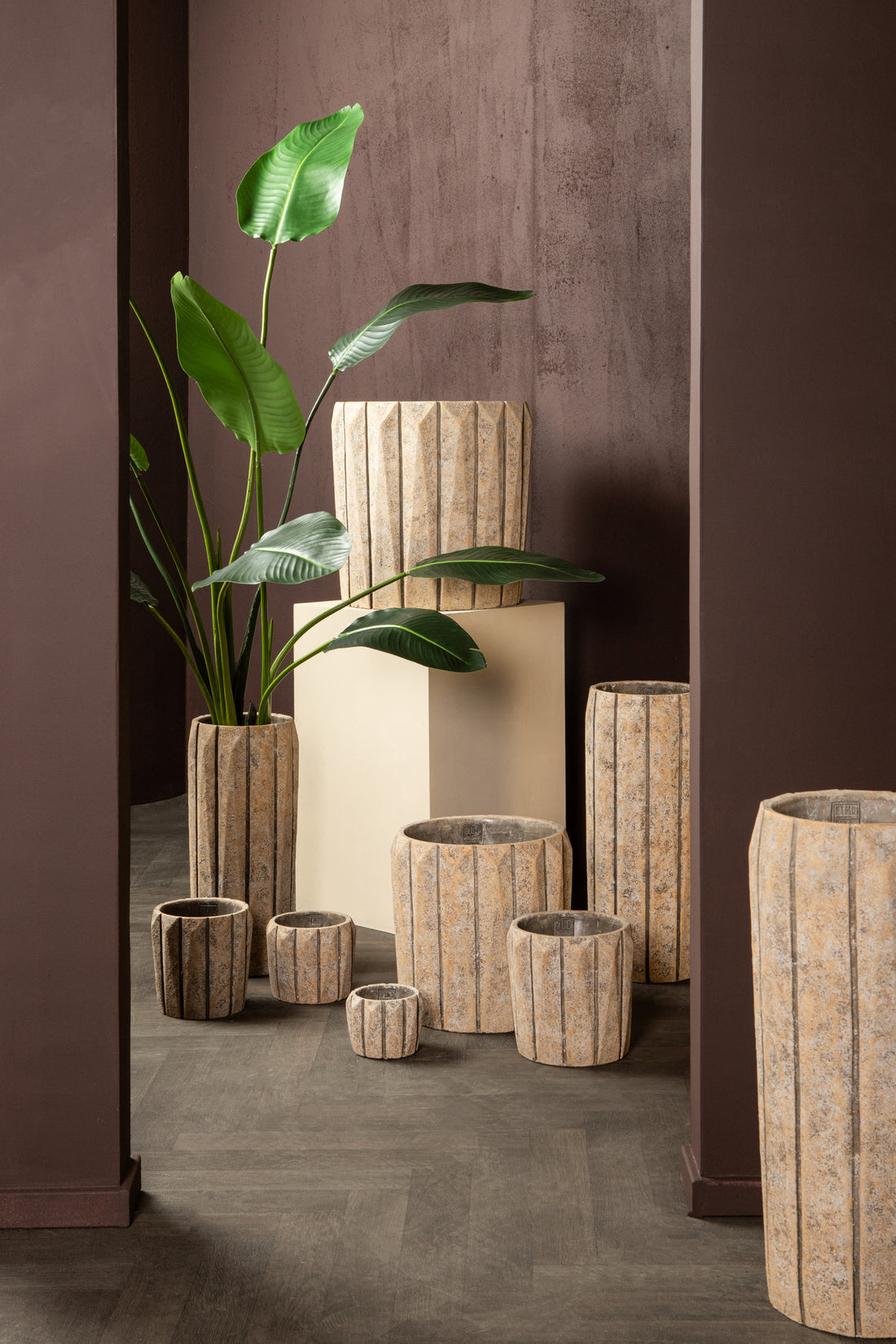 Imani Taupe Cement Pot High With Stripes M PTMD - Pot - PTMD - livinglovely.nl