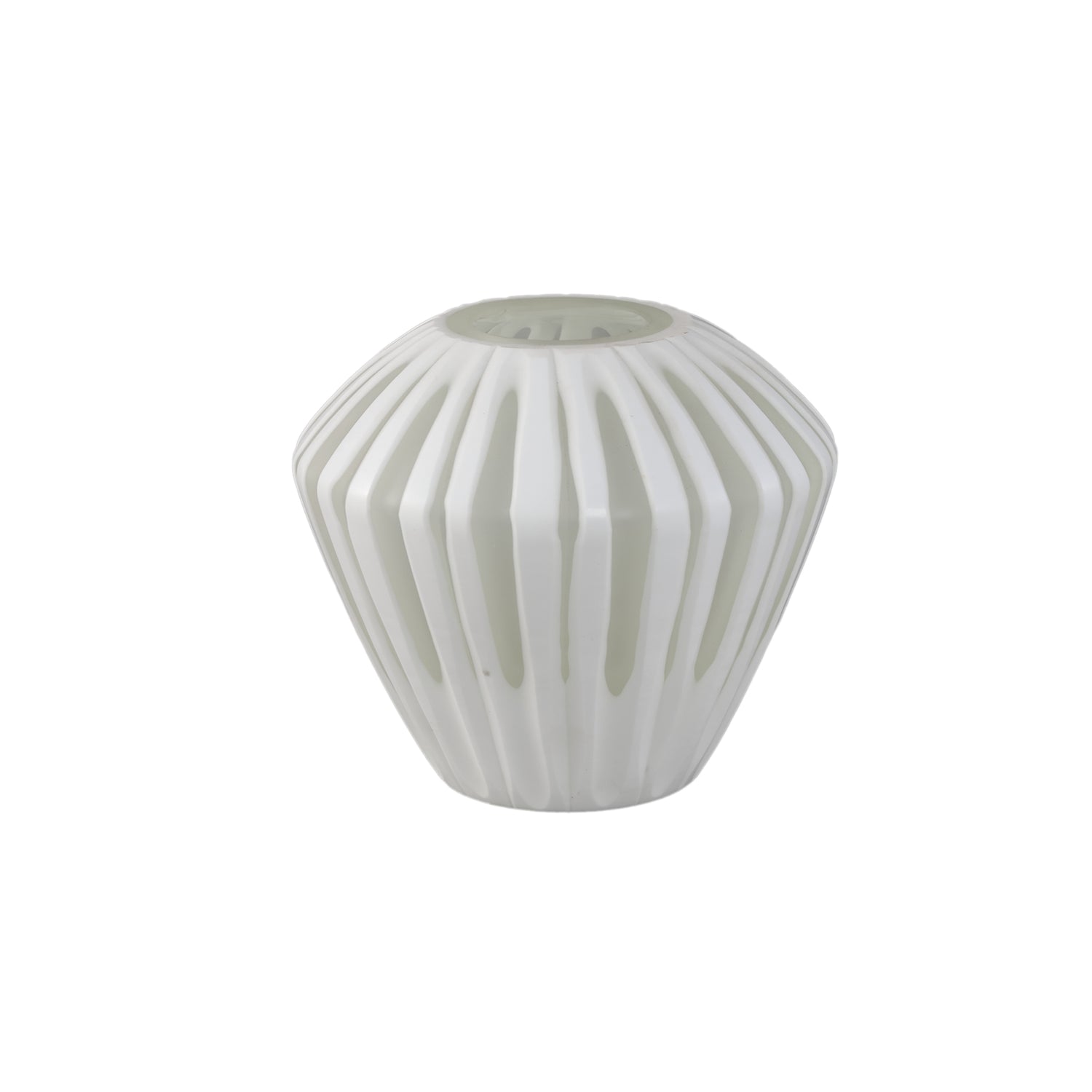 Ireka White Handcut Solid Glass Angular Round S van PTMD op witte achtergrond